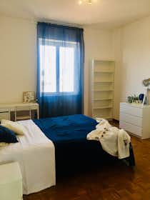 Privé kamer te huur voor € 530 per maand in Bergamo, Via Duca degli Abruzzi