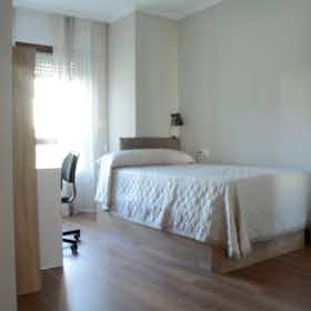 Отдельная комната сдается в аренду за 350 € в месяц в Vigo, Rúa Jenaro de la Fuente