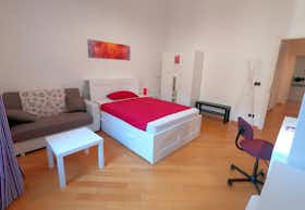 Private room for rent for €650 per month in Florence, Via 9 Febbraio