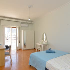 Private room for rent for €280 per month in Athens, Kodrigktonos