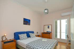 Private room for rent for €280 per month in Athens, Kodrigktonos