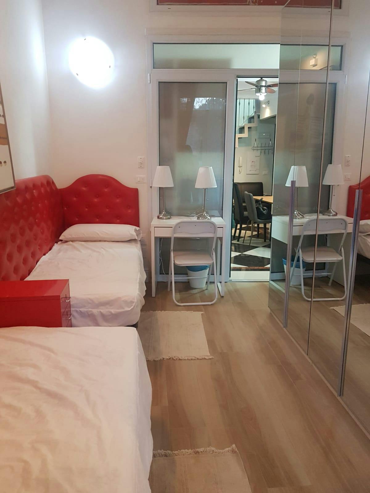 Double room Florence, 1 bed, 19m² — photo 6