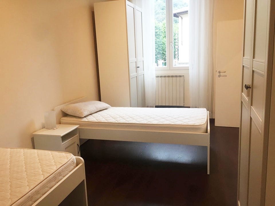 Shared room in Via del Ponte Sospeso, Florence (1085983) room image 1