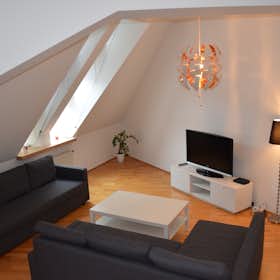 Apartment for rent for €3,600 per month in Vienna, Seitenstettengasse