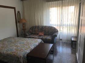 Отдельная комната сдается в аренду за 300 € в месяц в Antella, Avinguda Regne de València