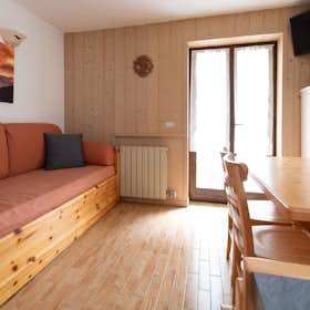 Apartamento for rent for € 1.860 per month in Valfurva, Via Santa Caterina