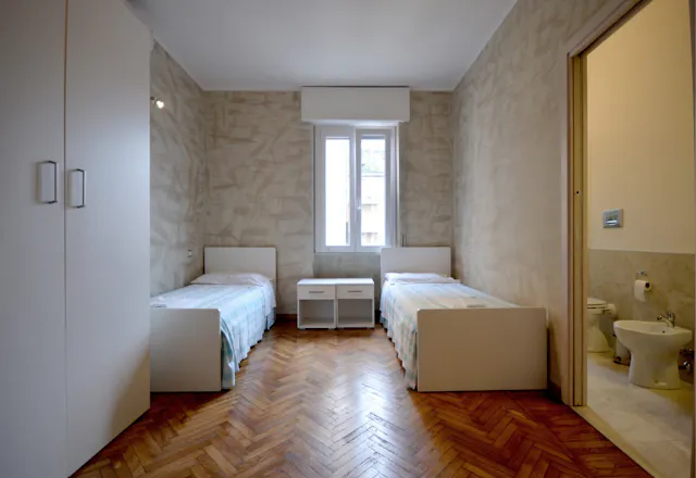 Shared room in Via Bordighera, Milan (1086713) room image 2