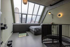 Apartment for rent for €2,950 per month in Rotterdam, Nico Koomanskade