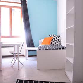 Habitación privada en alquiler por 420 € al mes en Cagliari, Via Tigellio