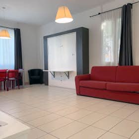 Apartment for rent for €1,800 per month in Turin, Corso San Maurizio