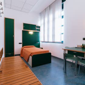 Private room for rent for €1,200 per month in Turin, Corso Venezia