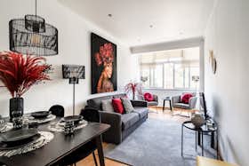 Apartment for rent for €1,735 per month in Lisbon, Rua Professor Celestino da Costa