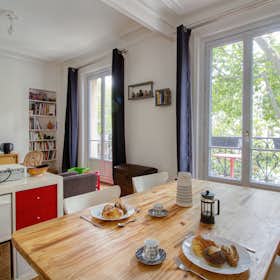 Apartment for rent for €1,630 per month in Paris, Avenue Corentin Cariou