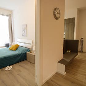 Private room for rent for €760 per month in Bologna, Via Alessandro Menganti