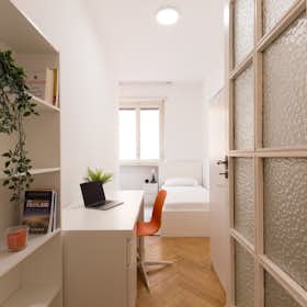 Private room for rent for €440 per month in Turin, Via Antonio Giuseppe Ignazio Bertola