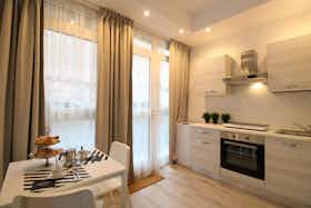 Lägenhet att hyra för 880 € i månaden i Bologna, Via Alessandro Menganti