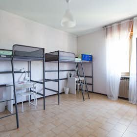 Shared room for rent for €400 per month in Sesto San Giovanni, Via Carlo Marx