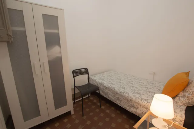 Private room in Carrer de Balmes, Barcelona (1088876) room image 1