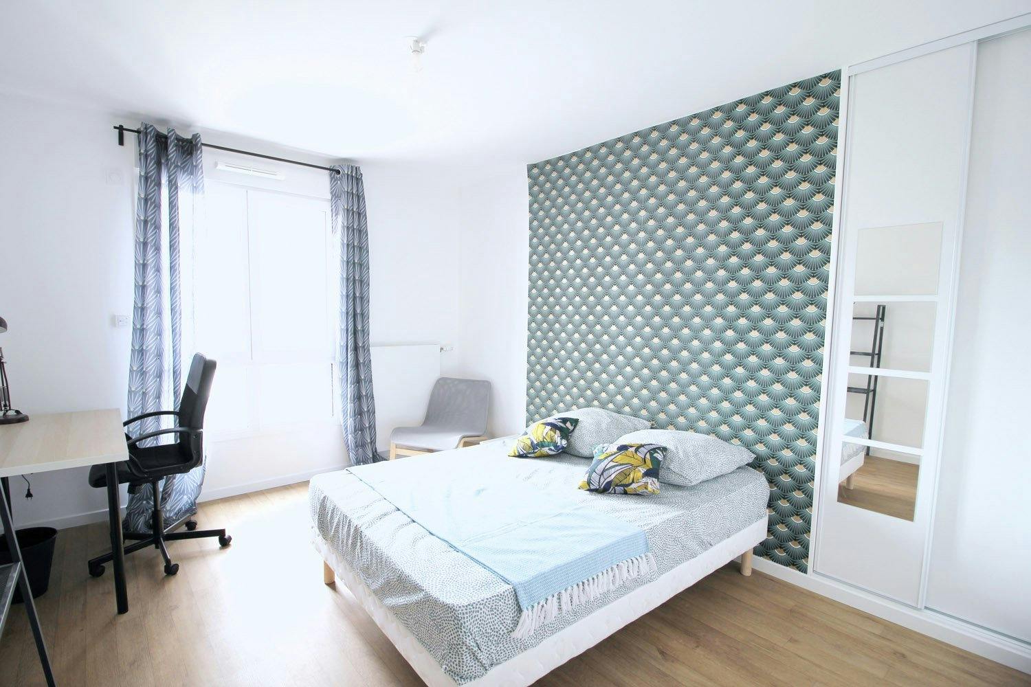 Private room for rent for €970 per month in Clichy, Allée Jules Cusinberche
