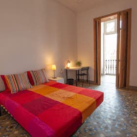 Private room for rent for €595 per month in Barcelona, Carrer de Balmes