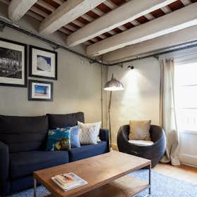 Apartment for rent for €1,890 per month in Barcelona, Carrer dels Boters