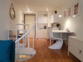 Apartment for rent for €1,600 per month in Milan, Via Giovanni Enrico Pestalozzi