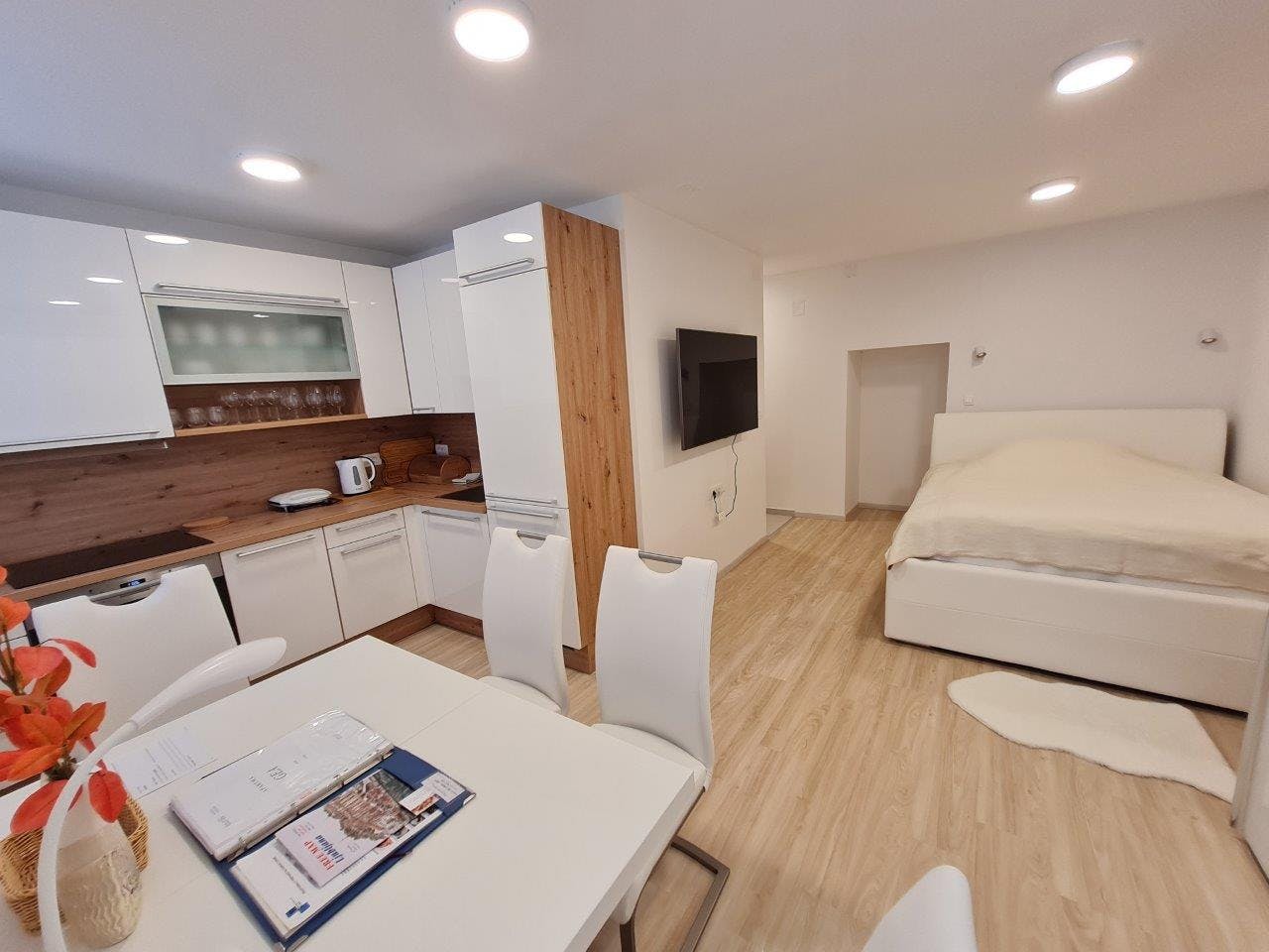 Studio for rent for €790 per month in Ljubljana, Cigaletova ulica