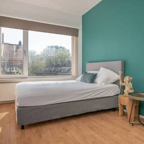 WG-Zimmer for rent for 750 € per month in Rotterdam, Korhaanstraat