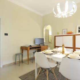 Apartment for rent for €2,750 per month in Bologna, Via del Borgo di San Pietro