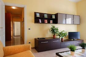 Apartment for rent for €1,650 per month in Bologna, Via Beniamino Gigli