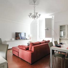 Apartment for rent for €1,860 per month in Bologna, Via Monte Grappa