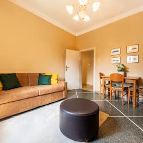 Apartment for rent for €1,810 per month in Bologna, Via delle Lame