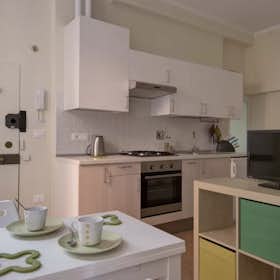 Apartamento for rent for € 1.430 per month in Bologna, Corte De' Galluzzi
