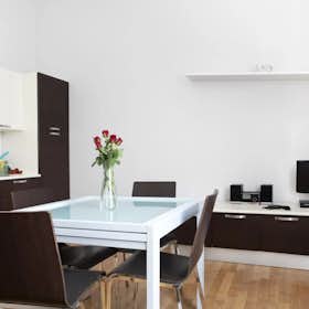 Apartment for rent for €1,840 per month in Bologna, Via Guglielmo Marconi