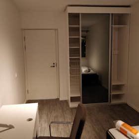 Private room for rent for €565 per month in Helsinki, Tuulimyllyntie