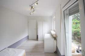 Отдельная комната сдается в аренду за 540 € в месяц в Stuttgart, Endersbacher Straße