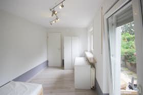 Privé kamer te huur voor € 540 per maand in Stuttgart, Endersbacher Straße