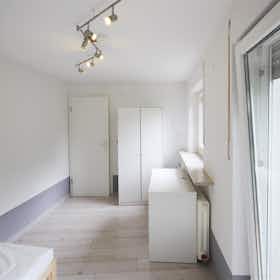Pokój prywatny do wynajęcia za 540 € miesięcznie w mieście Stuttgart, Endersbacher Straße