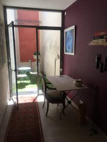 Отдельная комната сдается в аренду за 550 € в месяц в Nîmes, Rue des Chassaintes