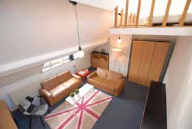 Appartement te huur voor € 950 per maand in Etterbeek, Vrijwilligerslaan
