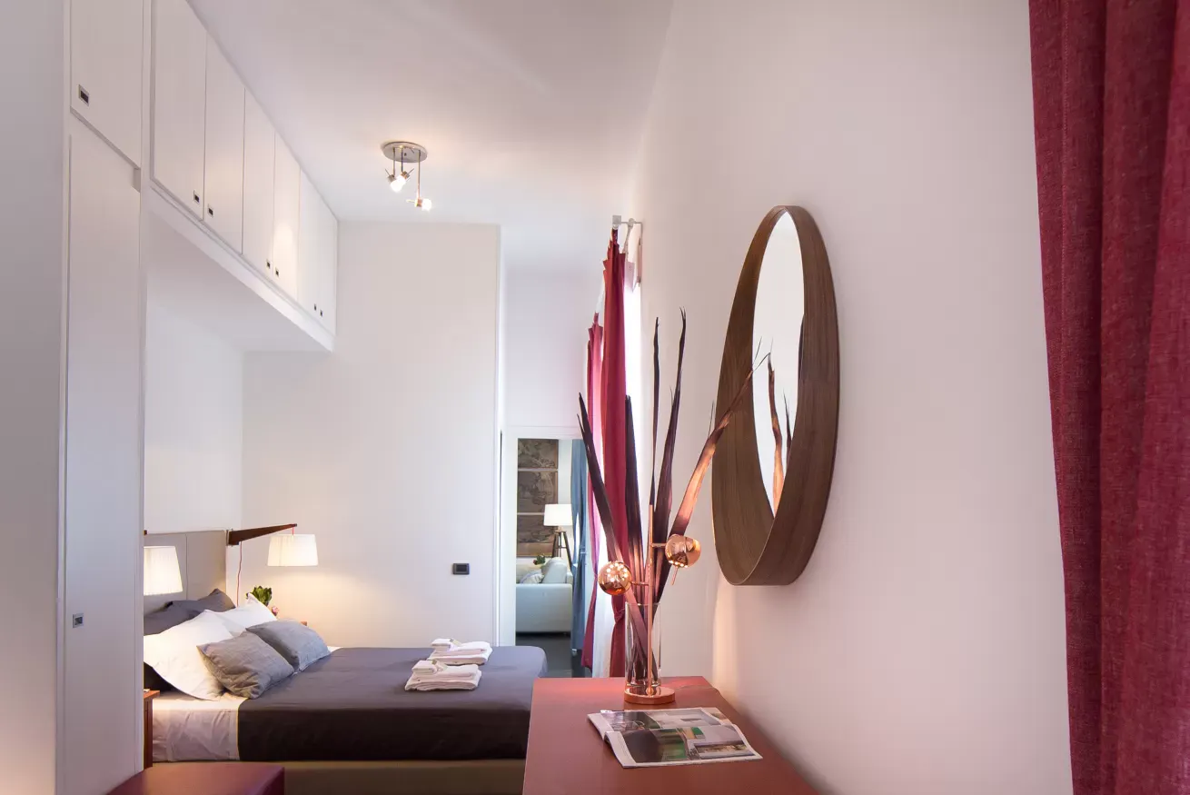 2-Bedroom Apartment in Via 4 Novembre, Rome 1