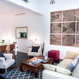 Apartment for rent for €4,000 per month in Rome, Via 4 Novembre