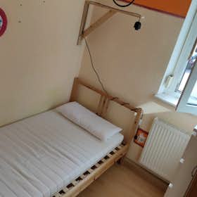 Privé kamer for rent for € 410 per month in Leinfelden-Echterdingen, Leinfelder Straße