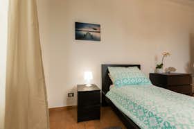 私人房间 正在以 €500 的月租出租，其位于 Bergamo, Via Jacopo Palma il Vecchio