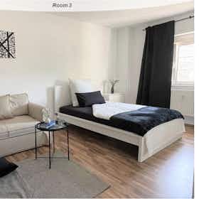 私人房间 正在以 €680 的月租出租，其位于 Mannheim, Friedrich-Ebert-Straße