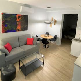 Apartment for rent for €950 per month in Madrid, Calle de Ercilla