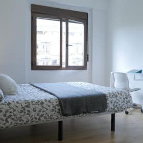 Private room for rent for €650 per month in Barcelona, Ronda de Sant Pere