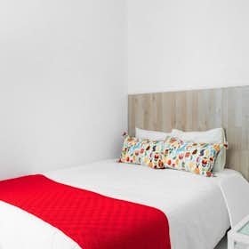 Private room for rent for €550 per month in Barcelona, Carrer de la Portaferrissa