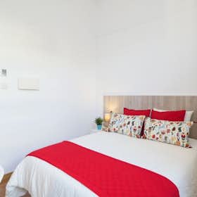 Private room for rent for €820 per month in Barcelona, Carrer de Bonavista