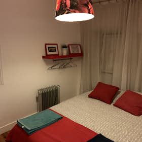Apartment for rent for €2,500 per month in Lisbon, Calçada de São Lourenço